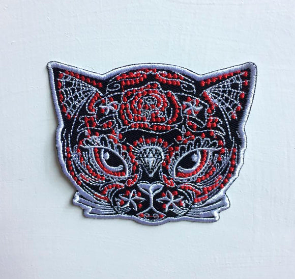 Cute Animal Cat face Art Badge Iron or sew on Embroidered Patch - Fun Patches