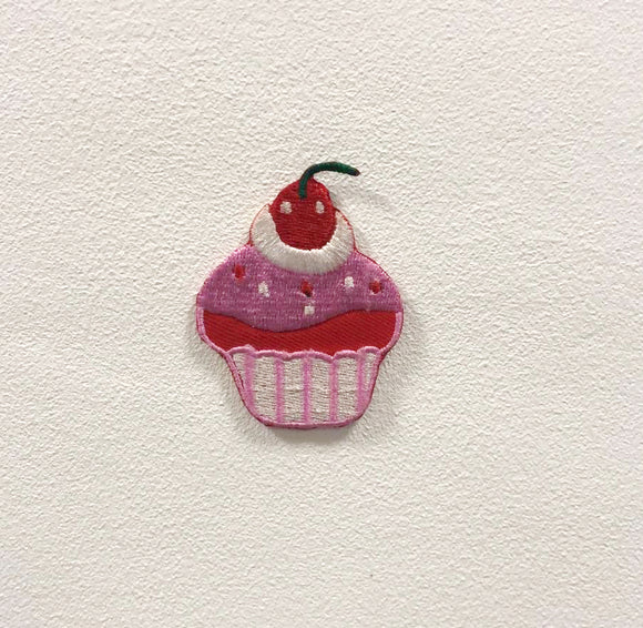 Cute Cup Cake Badge Clothes Iron on Sew on Embroidered Patch appliqué