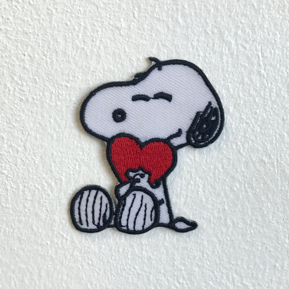 The Peanuts pet Snoopy with heart Iron Sew on Embroidered Patch - Fun Patches